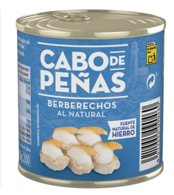 Ensalada de toda la vida con berberechos en conserva.